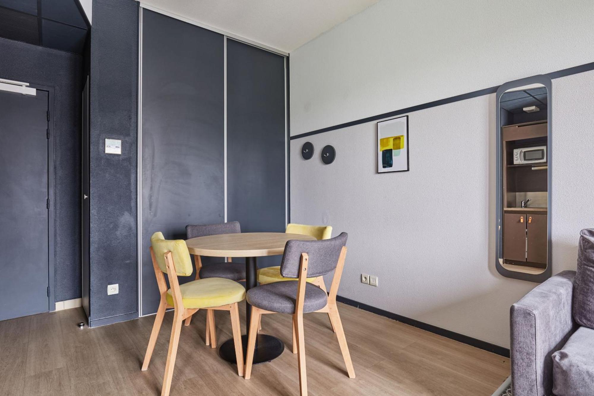 Appart'Hotel Odalys City - Bioparc Lyon Est Экстерьер фото