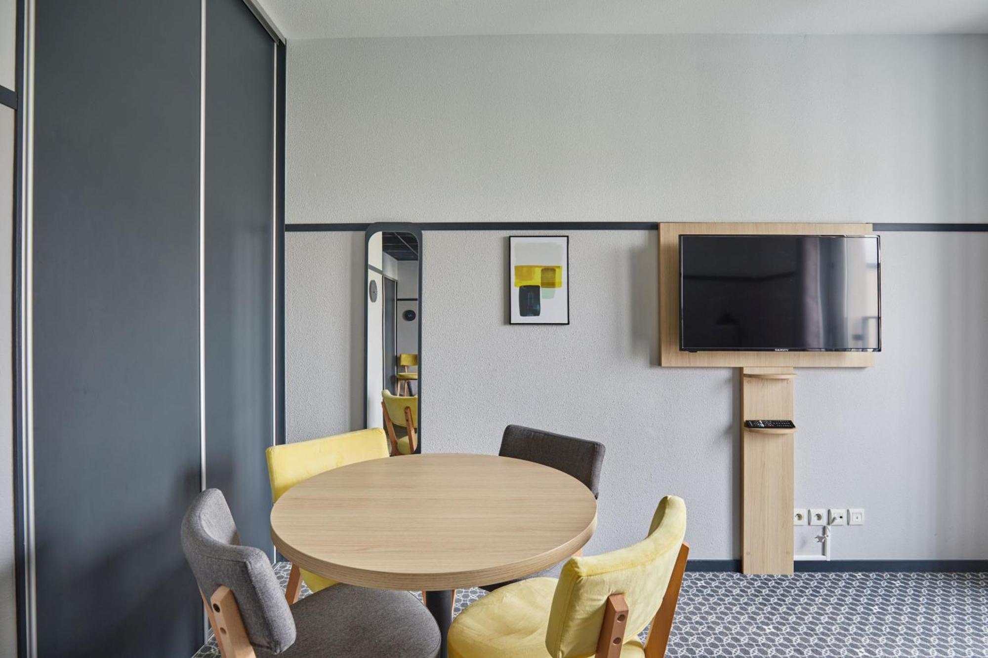 Appart'Hotel Odalys City - Bioparc Lyon Est Экстерьер фото