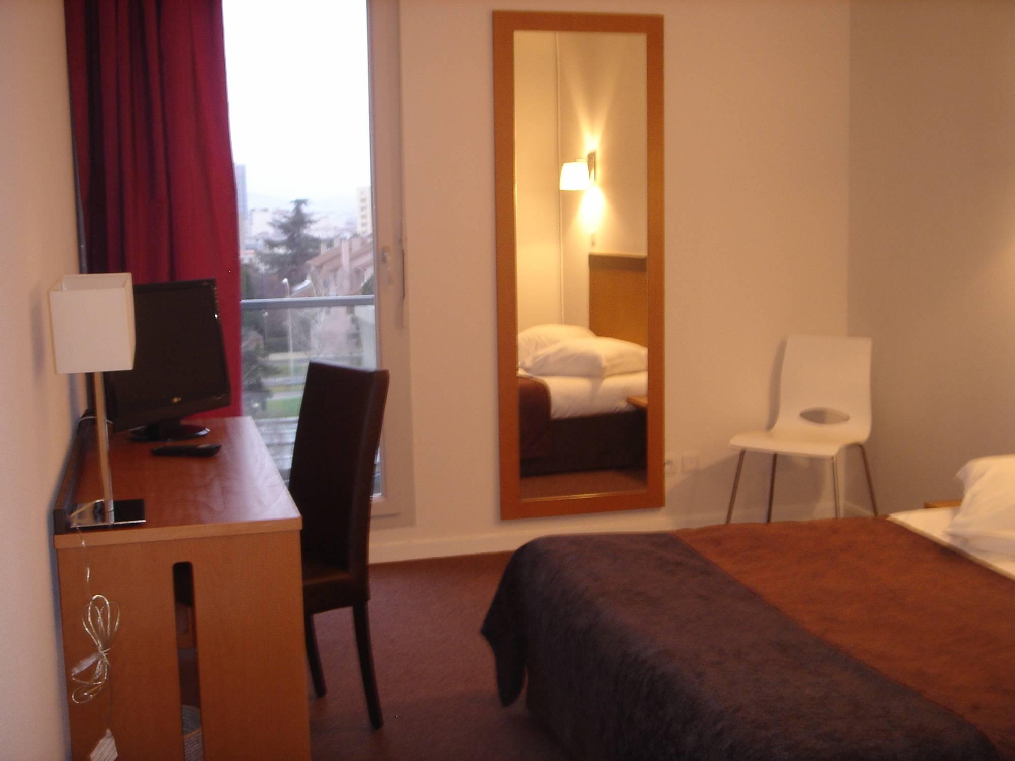 Appart'Hotel Odalys City - Bioparc Lyon Est Номер фото